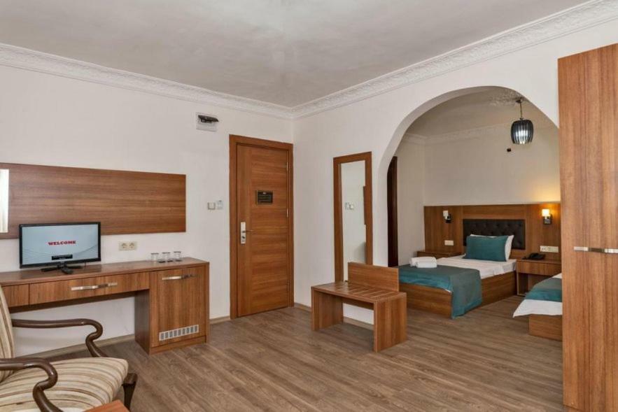 Diamond City Resort Hotel Buyukcekmece Bagian luar foto