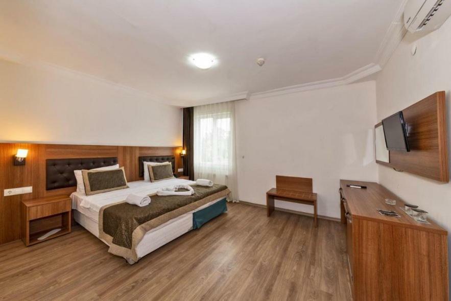 Diamond City Resort Hotel Buyukcekmece Bagian luar foto